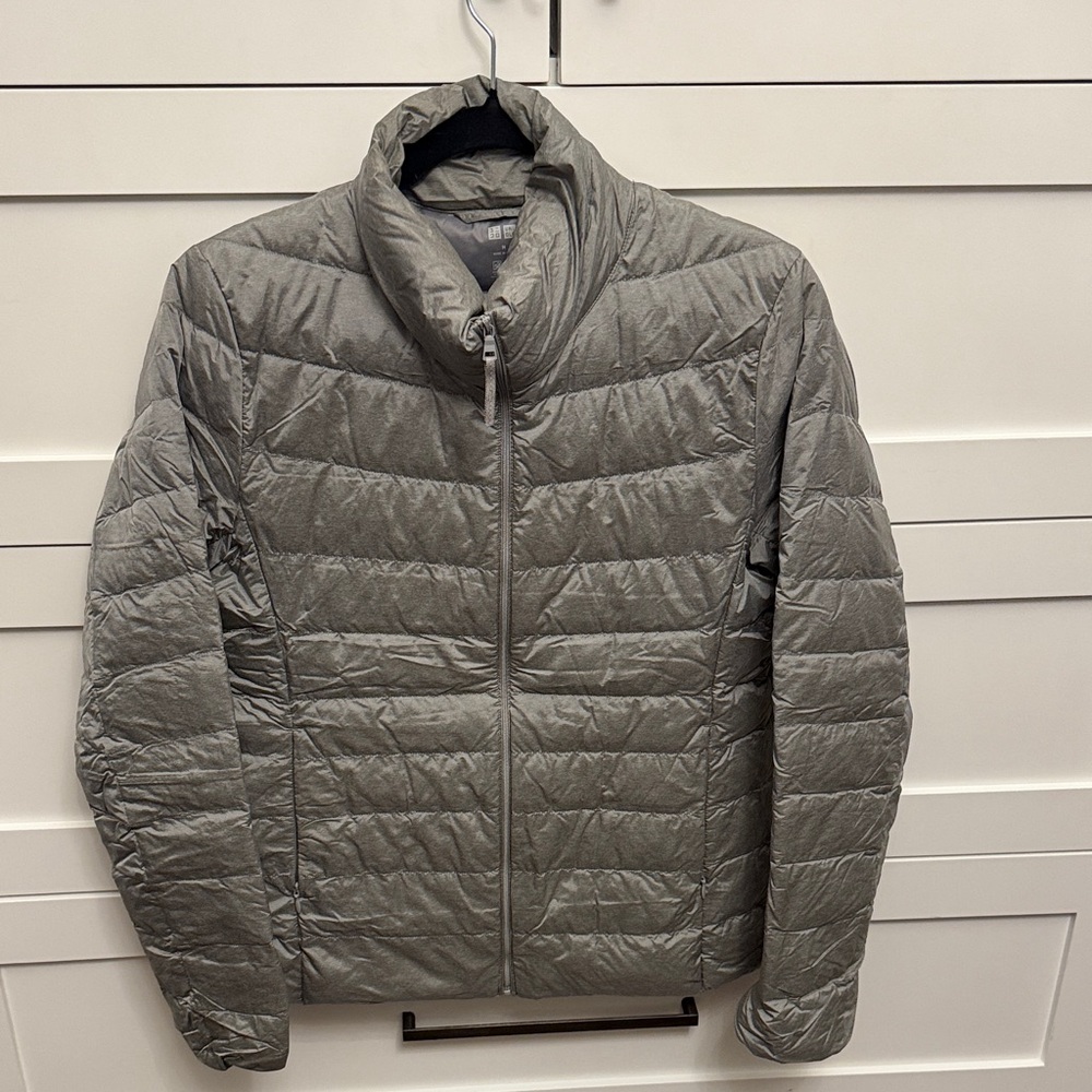 Uniqlo Women’s Slim Silver Puffer Jacket - packable